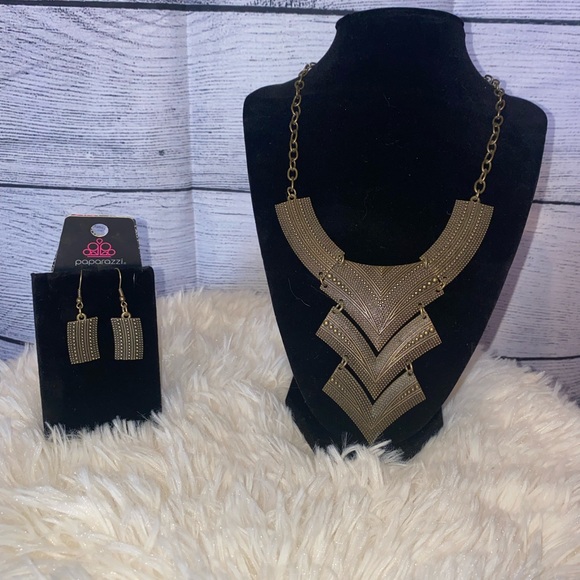 paparazzi Jewelry - Bronze Necklace & Earring Set